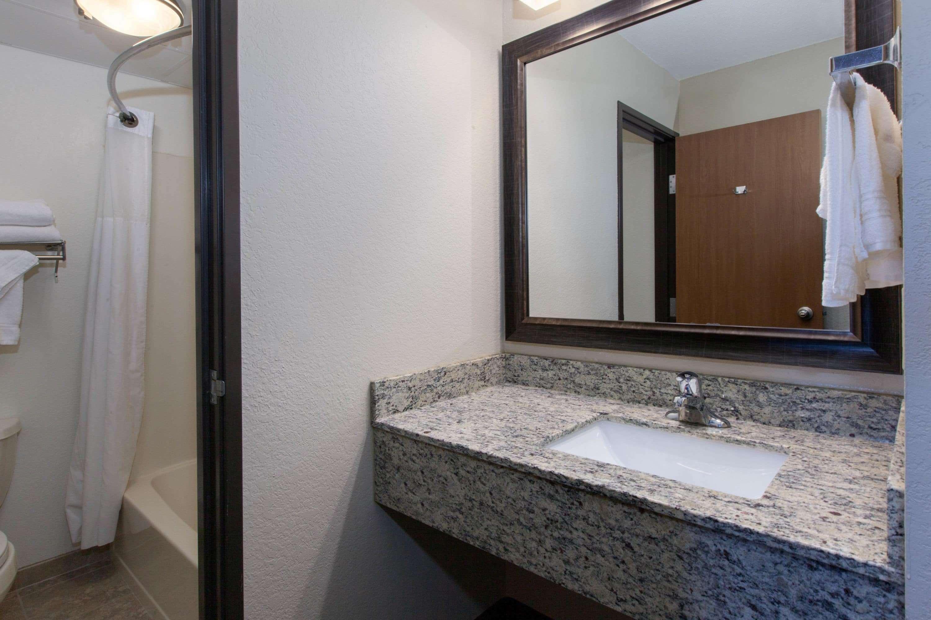 Americinn By Wyndham Iron River Ngoại thất bức ảnh